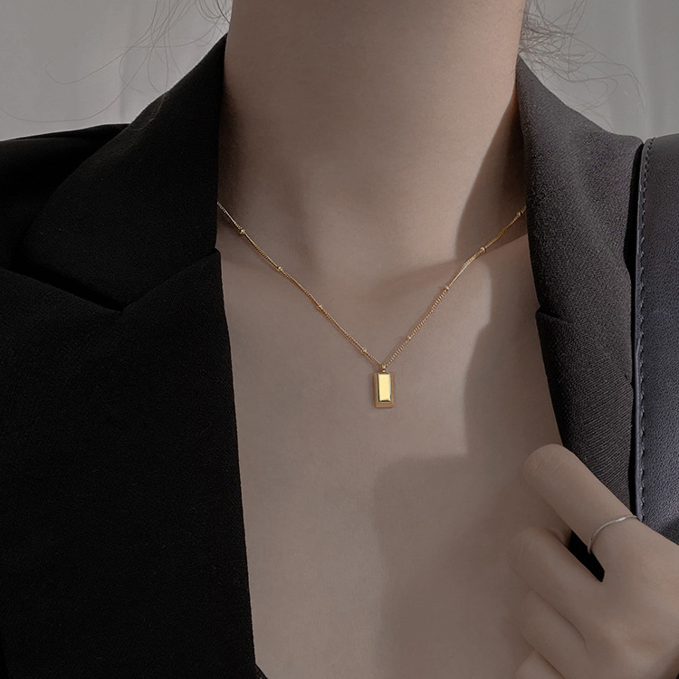 Elegant Clavicle Chain Necklace - Luxe Design, Lightweight