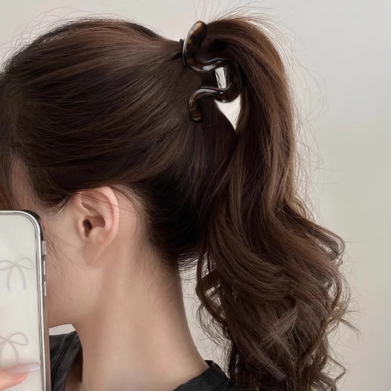 Elegant Hair Clip Claw - Chic Half-Up Hairstyle