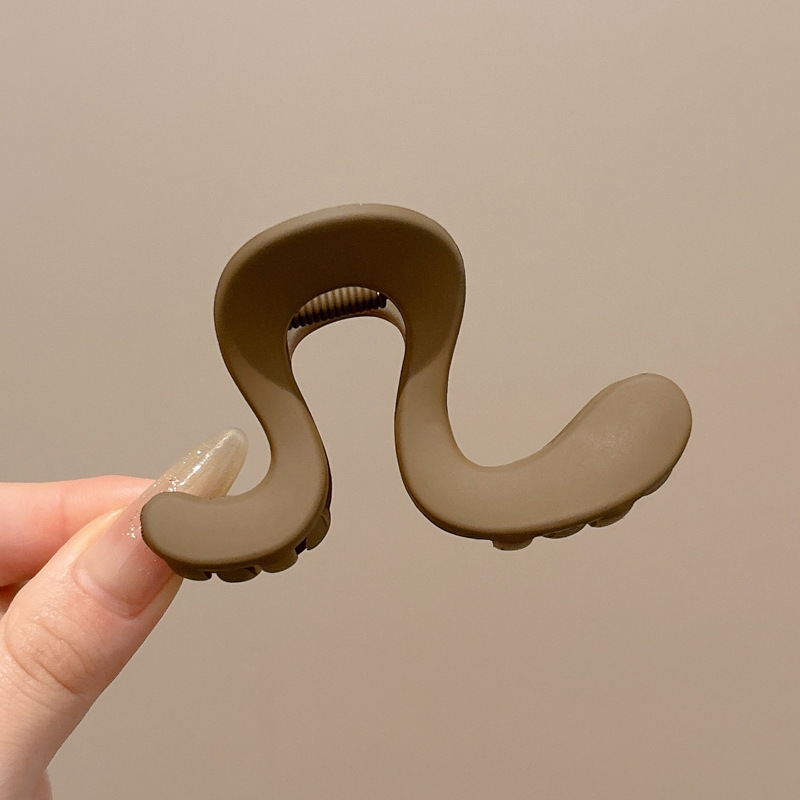 2 # Dark brown color about 8.5cm