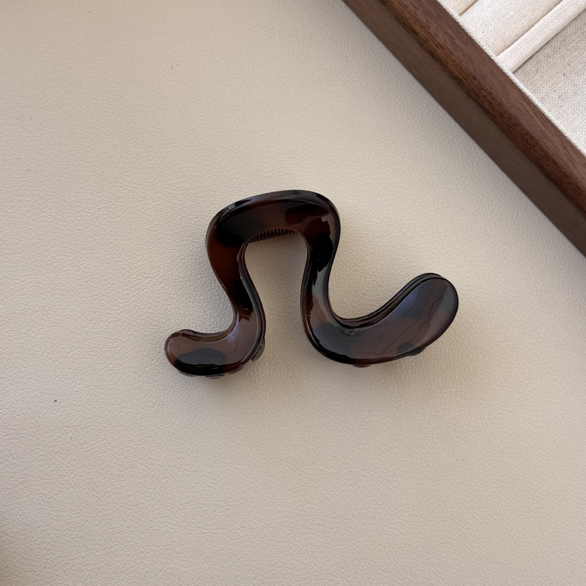 Tortoiseshell Hair Clips - Chic & Stylish Headbands