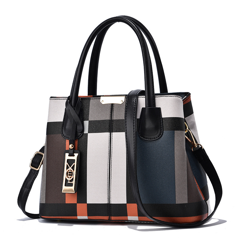 Stylish Plaid Shoulder Bag - Spacious and Trendy